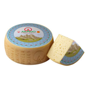 Forma di formaggio Asiago Fresco