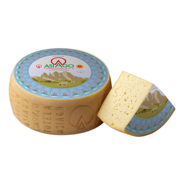 Forma di formaggio Asiago Fresco