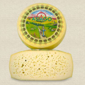 Mezza forma di formaggio Asiago Fresco