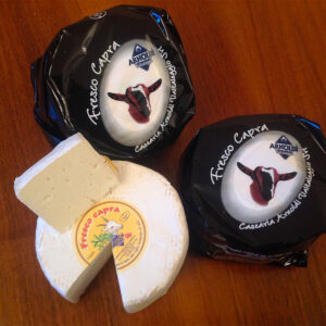 Forme di formaggio Capra Valtaleggio confezionate