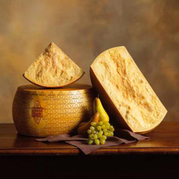 Forma di formaggio Grana Padano DOP