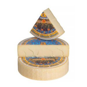 Pezzi di formaggio Piave Fresco DOP