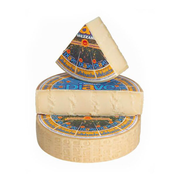Pezzi di formaggio Piave Mezzano DOP