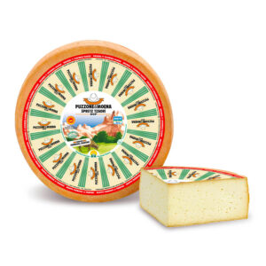 Forma di formaggio Puzzone di Moena DOP