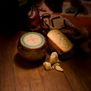 Forma intera di formaggio Riserva Ovile Sedda