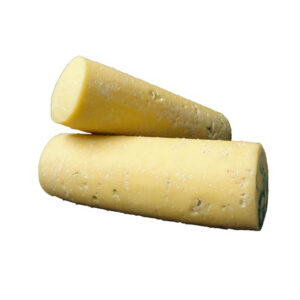 Due pezzi di formaggio Rotolo